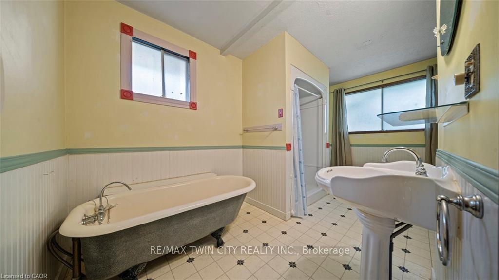 Photo 14 of 873 South Pelham Road, Welland, N. Welland — HOMEH