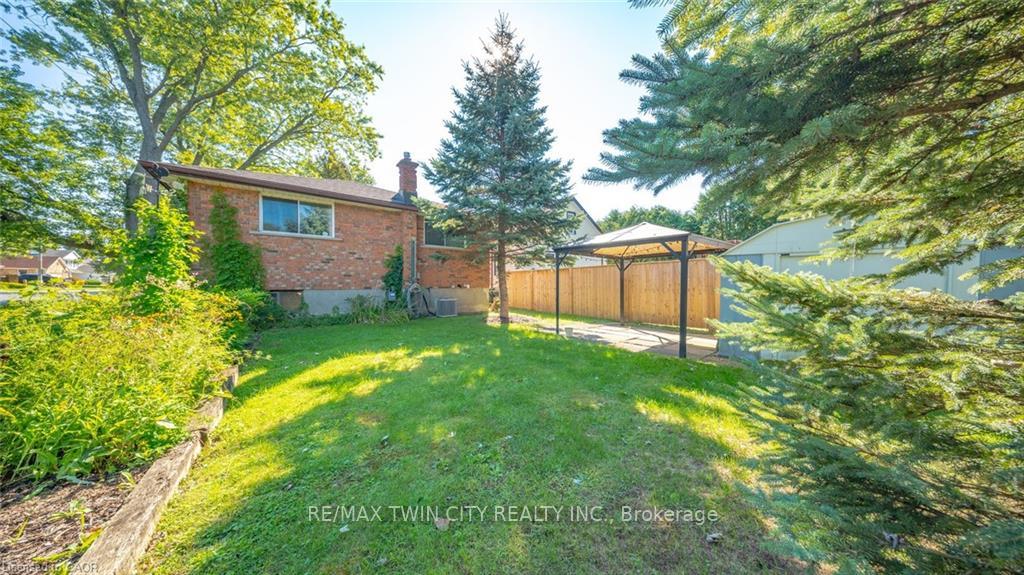 Photo 32 of 873 South Pelham Road, Welland, N. Welland — HOMEH