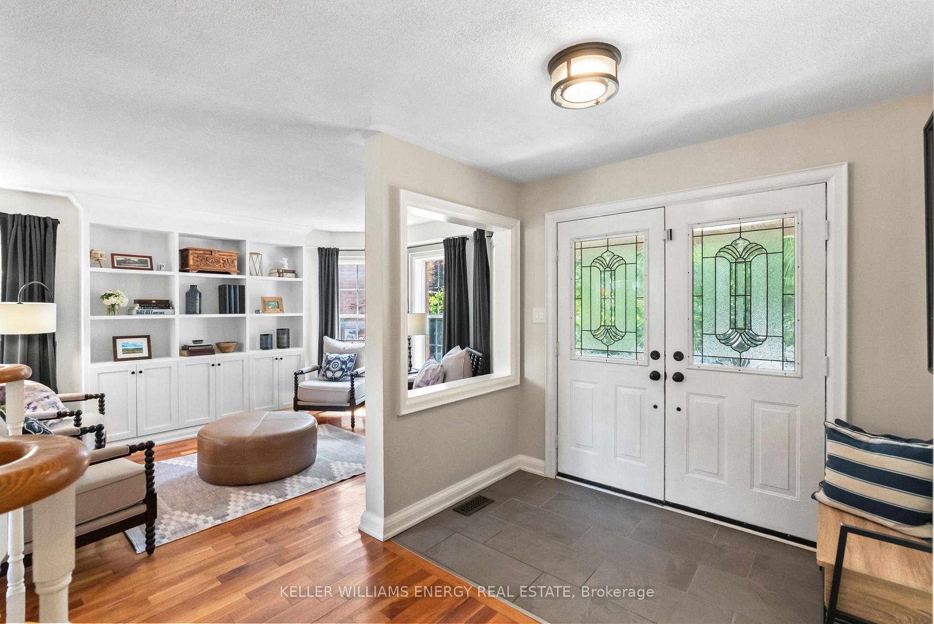 Photo 2 of 19 Sturgess Crescent, Whitby, Brooklin — HOMEH