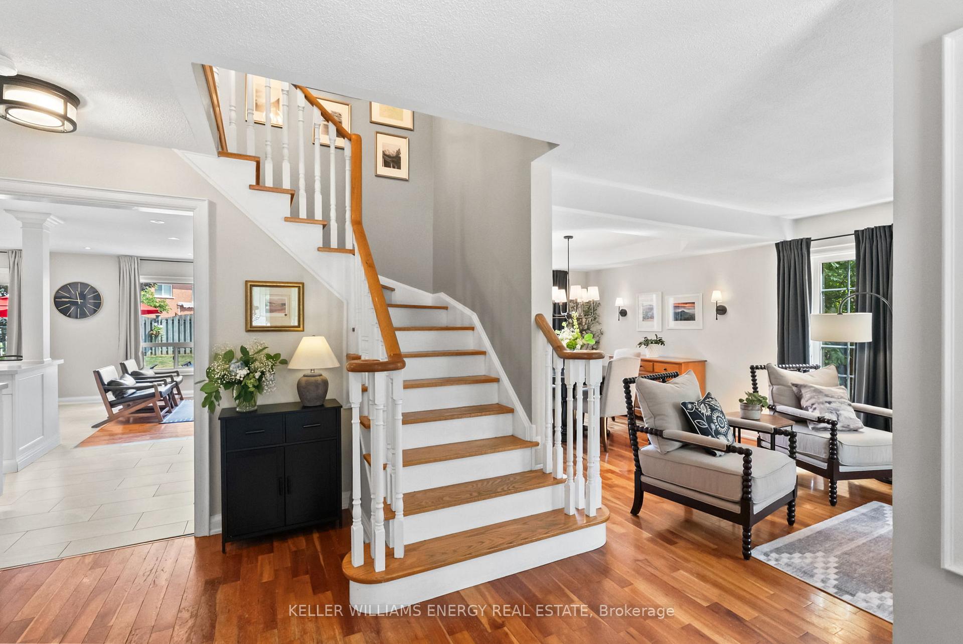 Photo 3 of 19 Sturgess Crescent, Whitby, Brooklin — HOMEH