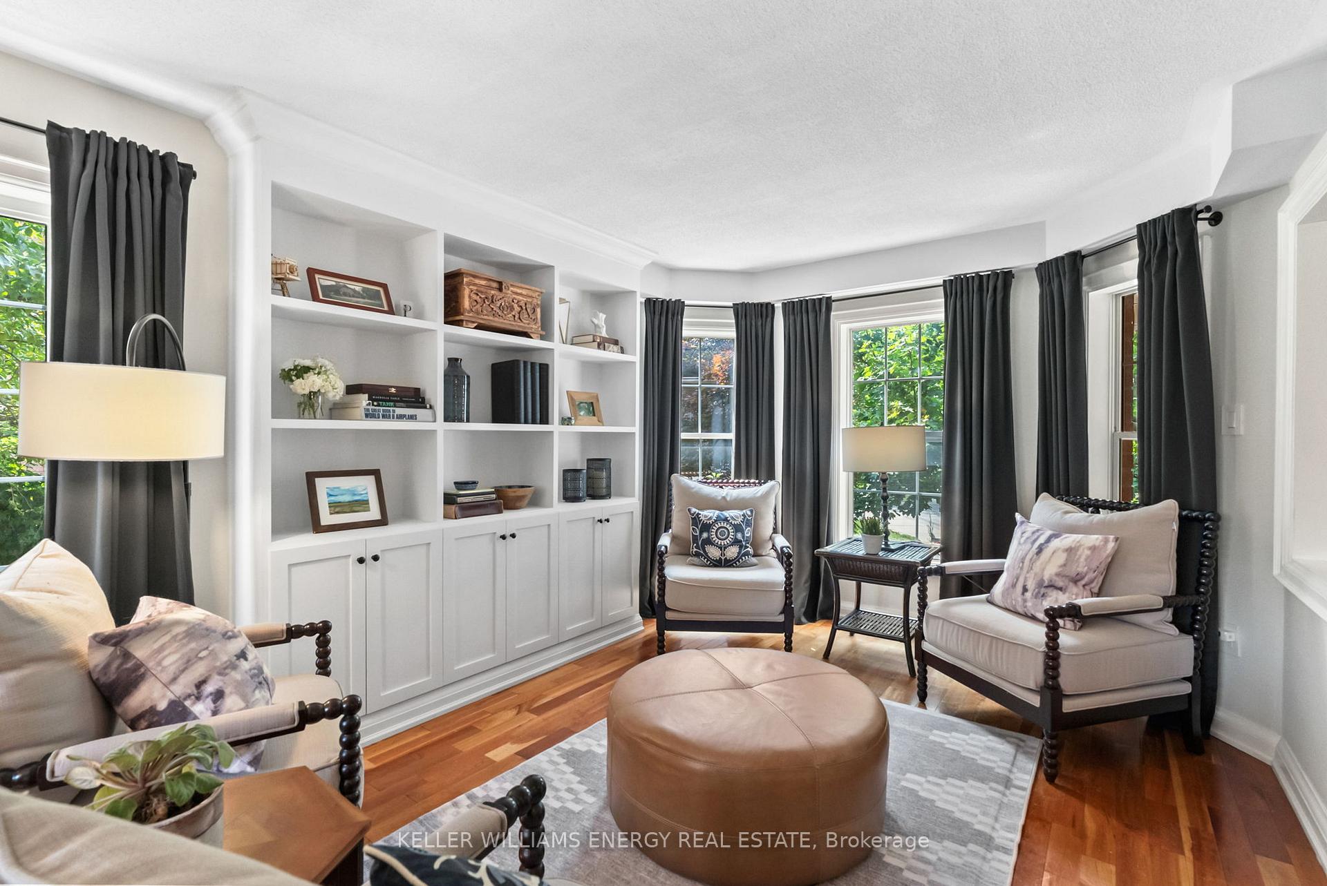 Photo 4 of 19 Sturgess Crescent, Whitby, Brooklin — HOMEH