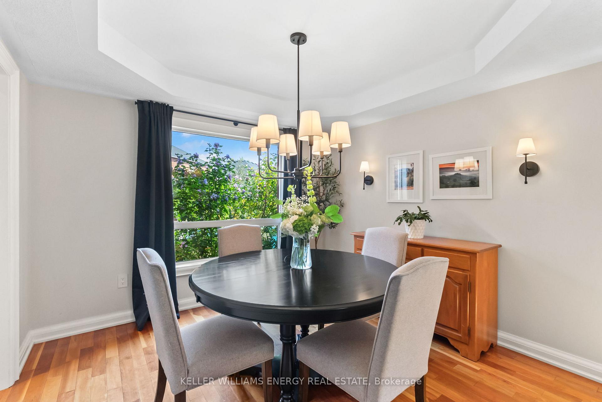Photo 6 of 19 Sturgess Crescent, Whitby, Brooklin — HOMEH