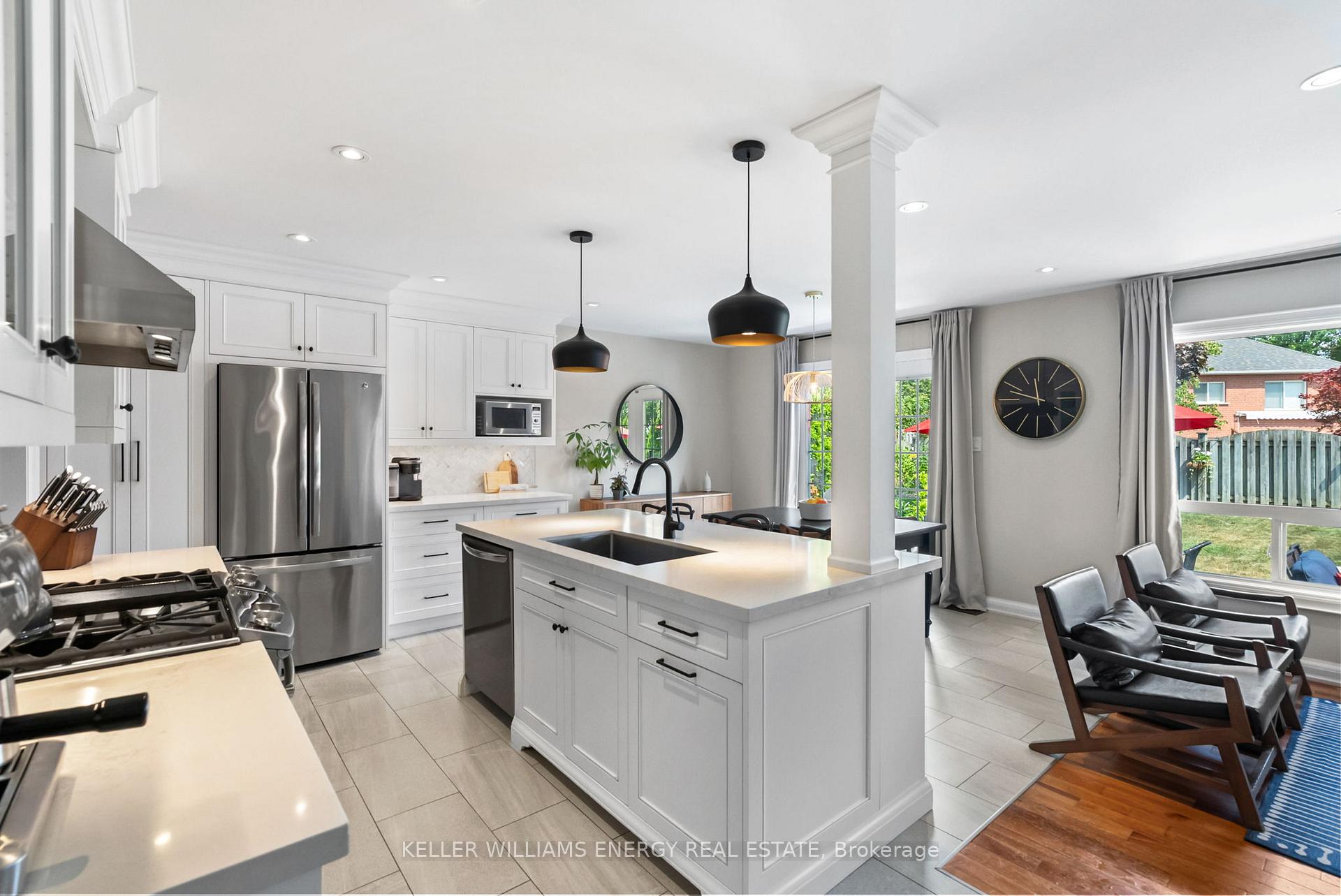 Photo 9 of 19 Sturgess Crescent, Whitby, Brooklin — HOMEH