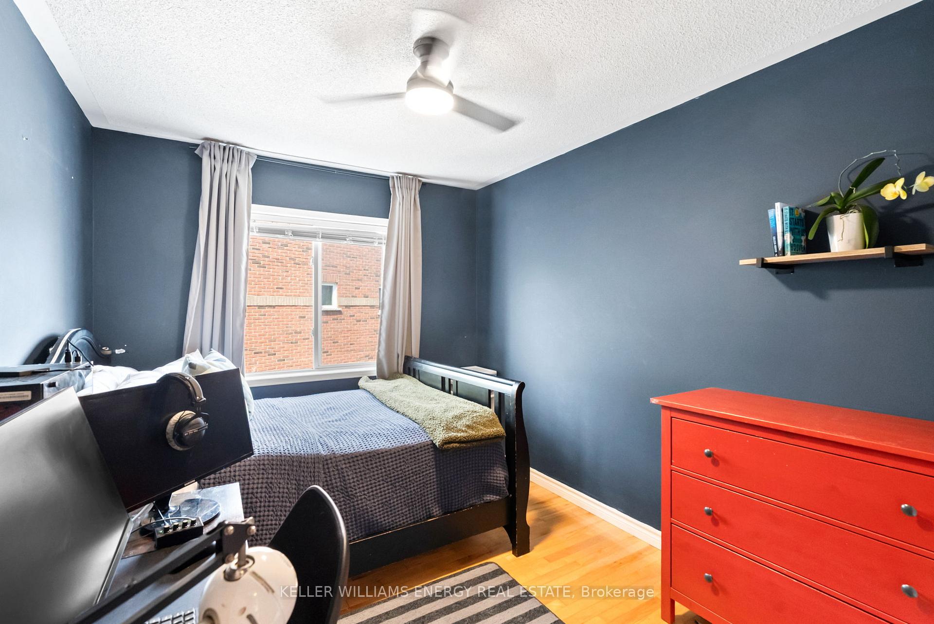 Photo 18 of 19 Sturgess Crescent, Whitby, Brooklin — HOMEH