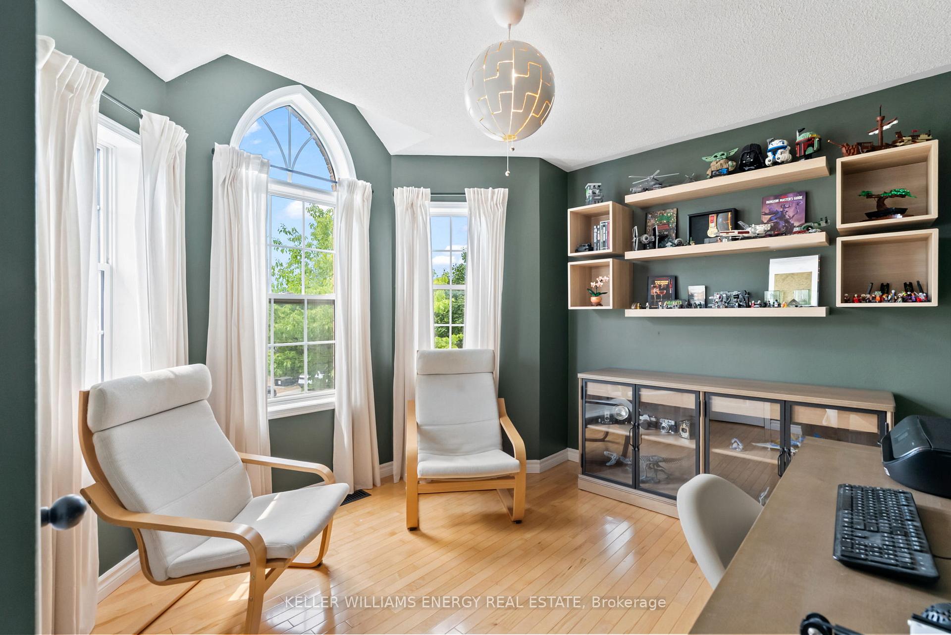 Photo 23 of 19 Sturgess Crescent, Whitby, Brooklin — HOMEH