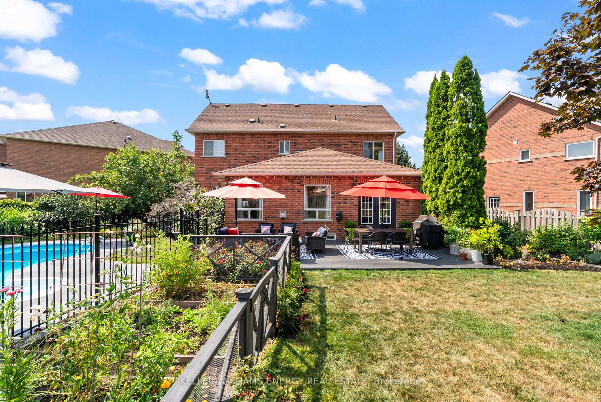 Photo 28 of 19 Sturgess Crescent, Whitby, Brooklin — HOMEH