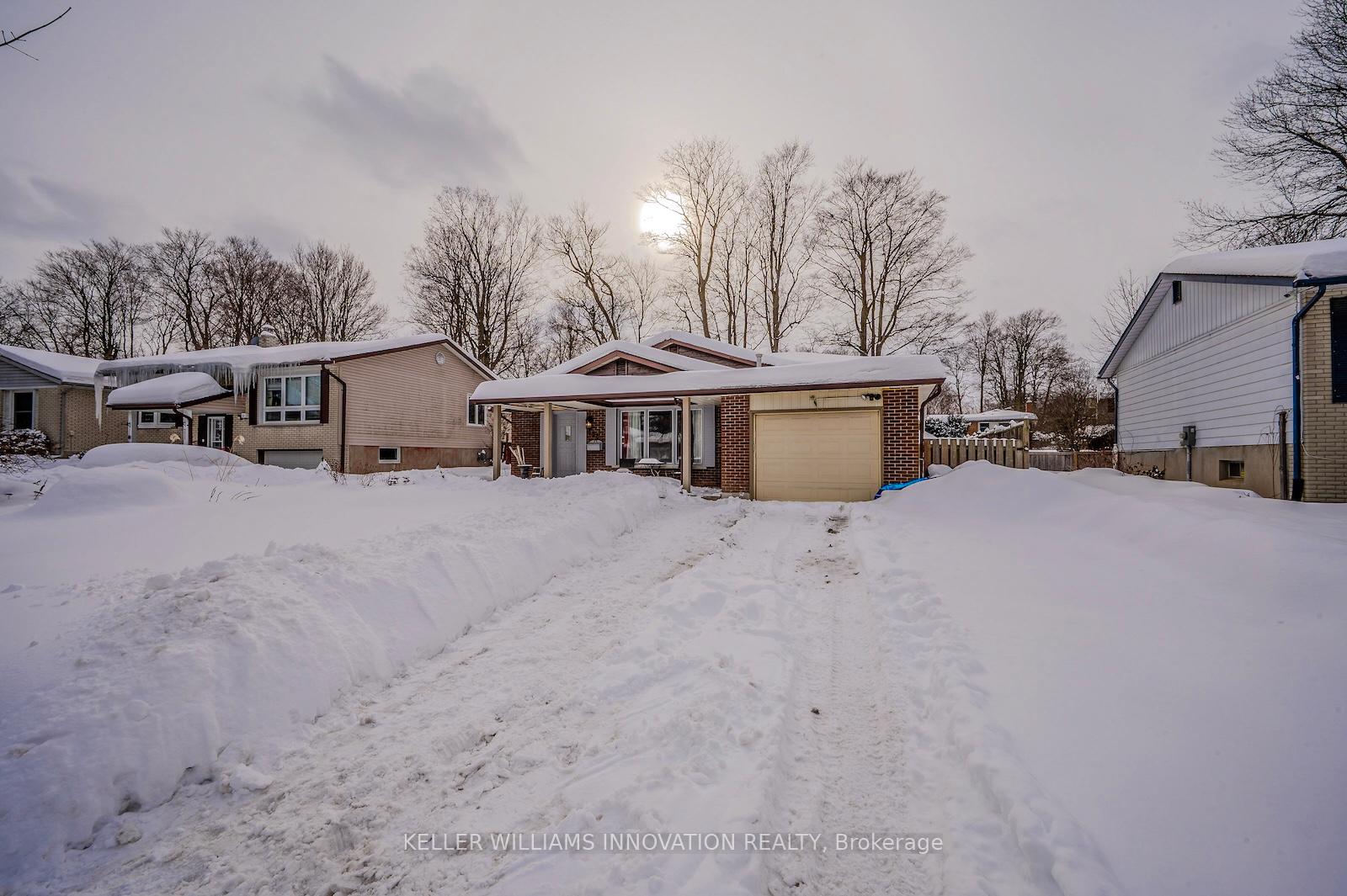 Photo 2 of 555 Sprucehill Avenue, Waterloo — HOMEH