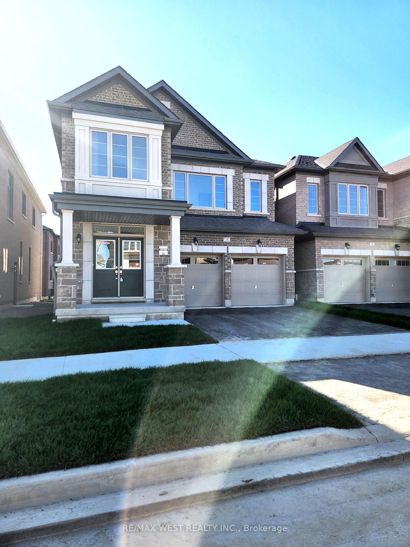 Photo 1 of 5 Fire King Drive, Whitby, Rural Whitby — HOMEH