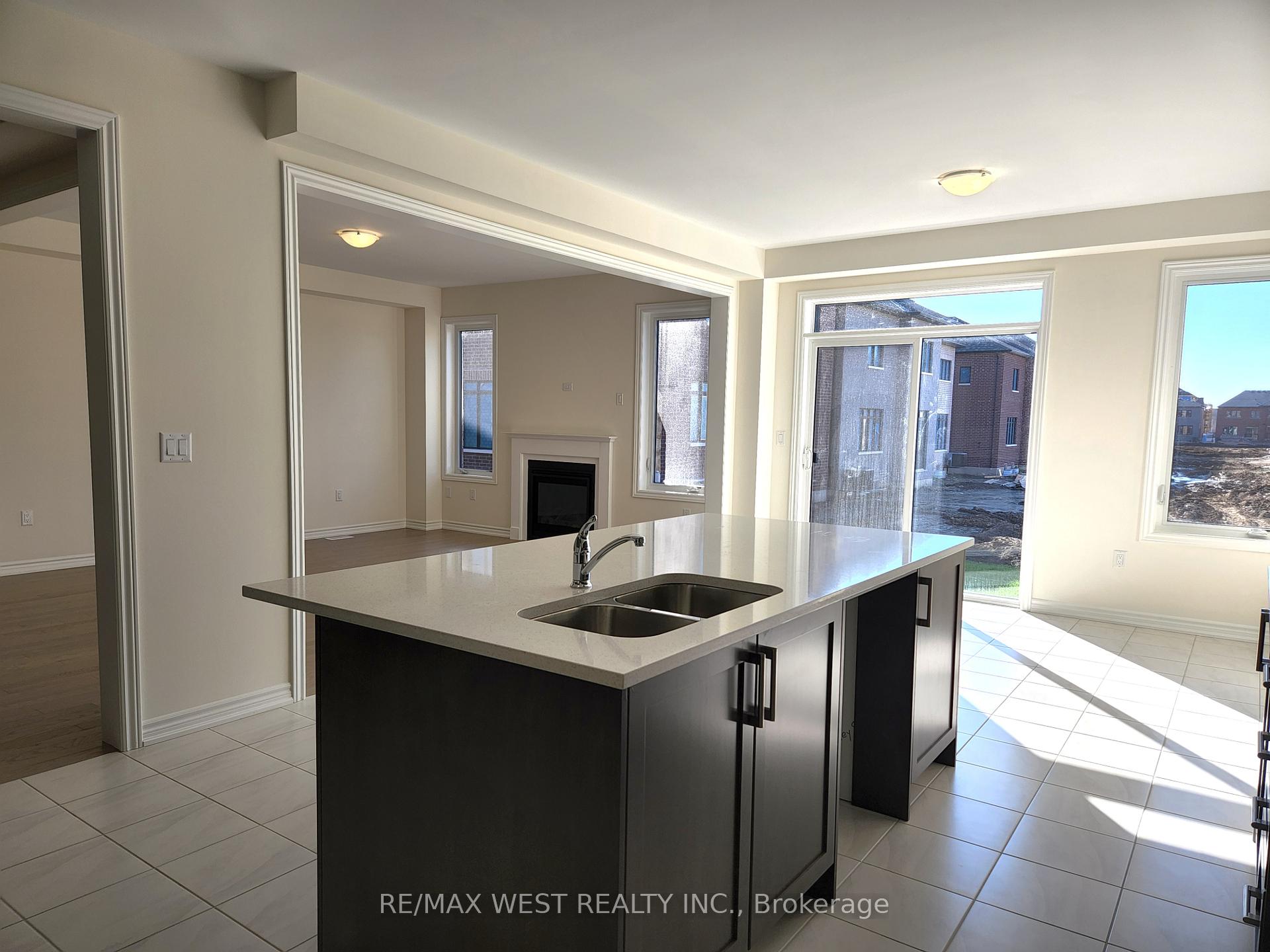 Photo 5 of 5 Fire King Drive, Whitby, Rural Whitby — HOMEH
