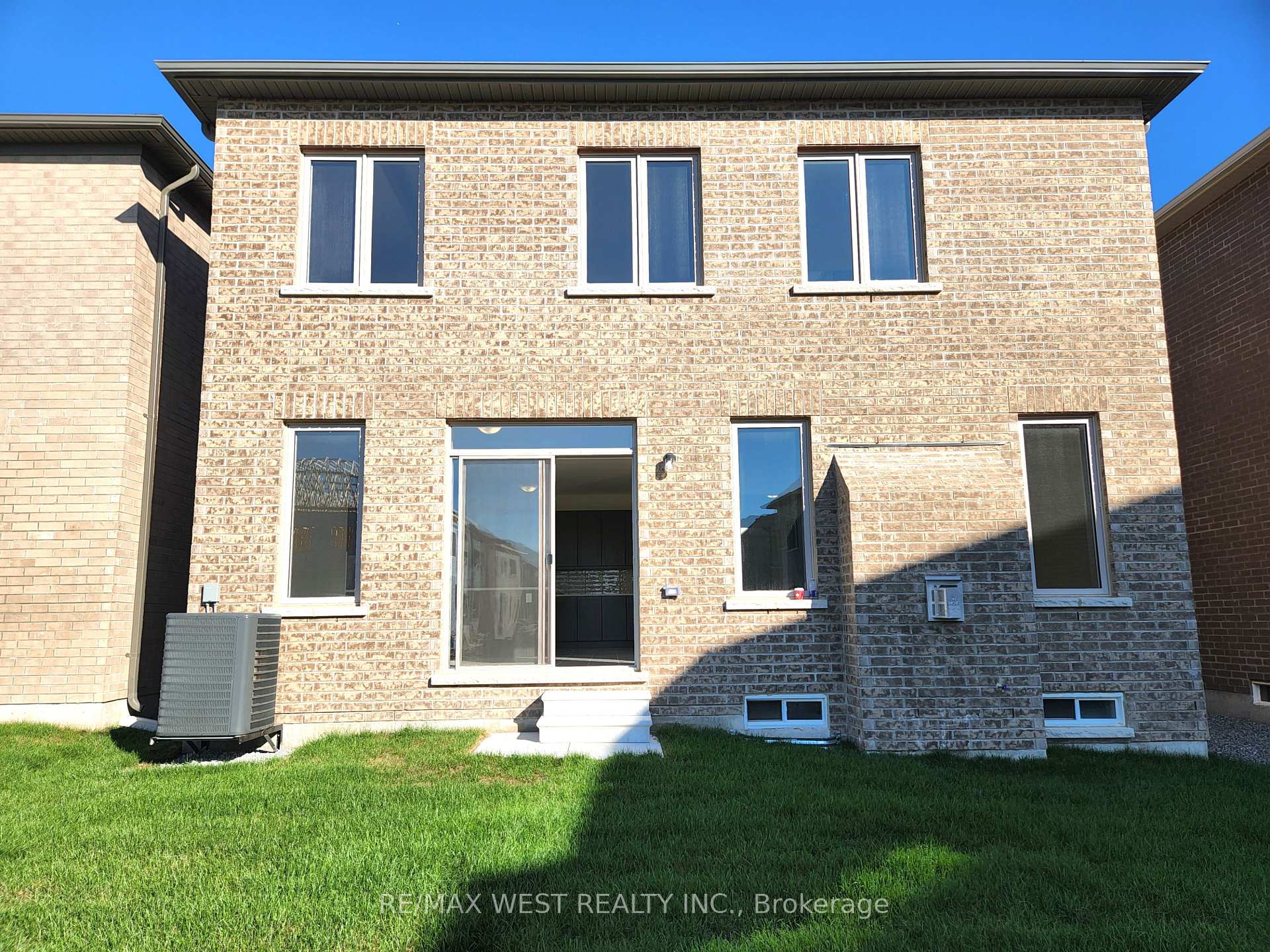 Photo 22 of 5 Fire King Drive, Whitby, Rural Whitby — HOMEH