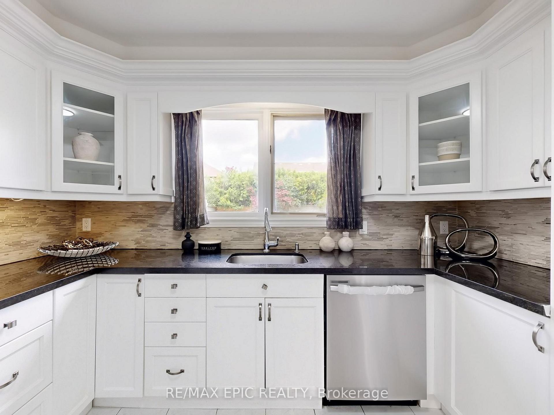 Photo 12 of 10 Corner Stone Crescent, Whitby, Rolling Acres — HOMEH