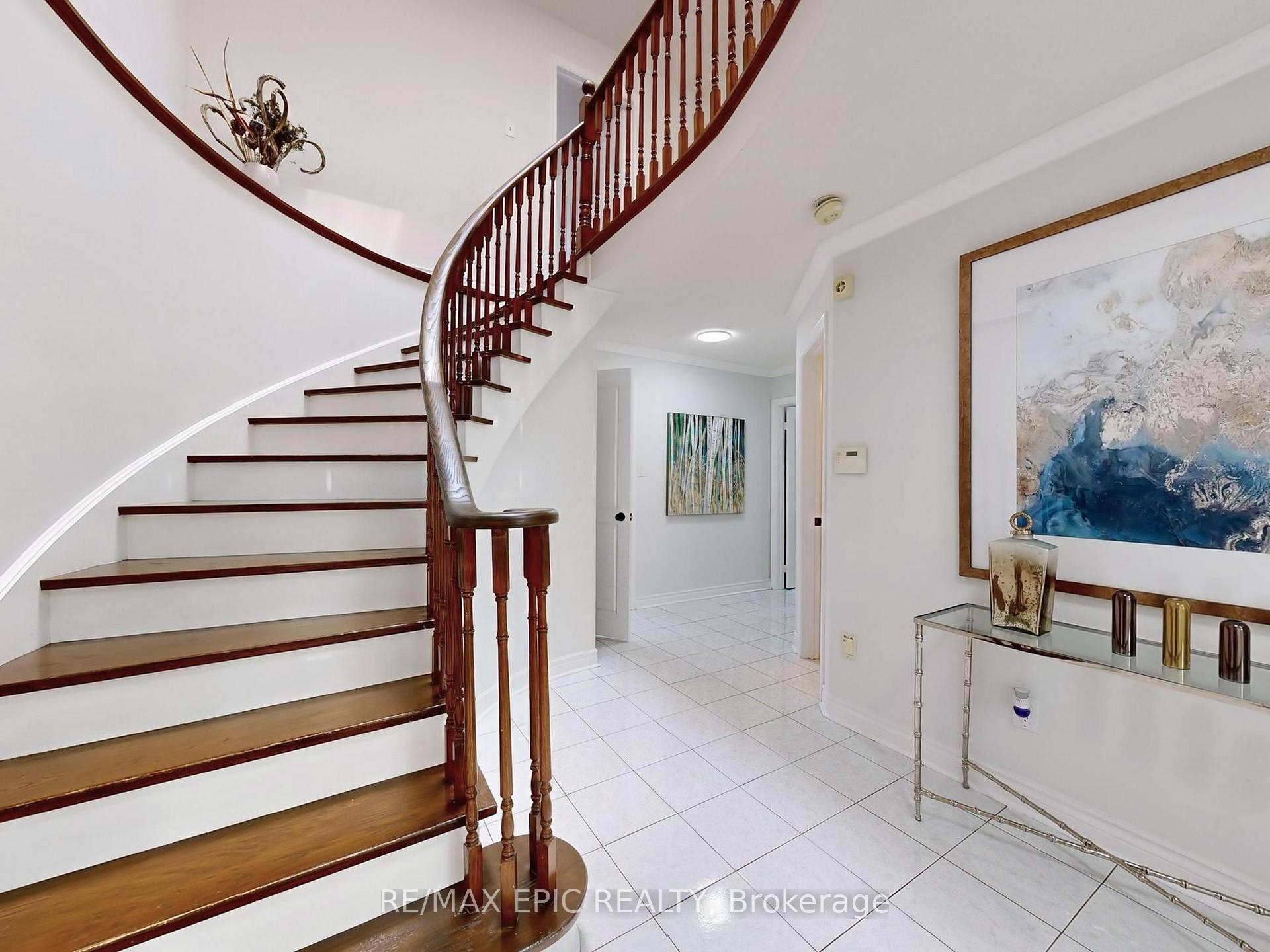Photo 16 of 10 Corner Stone Crescent, Whitby, Rolling Acres — HOMEH
