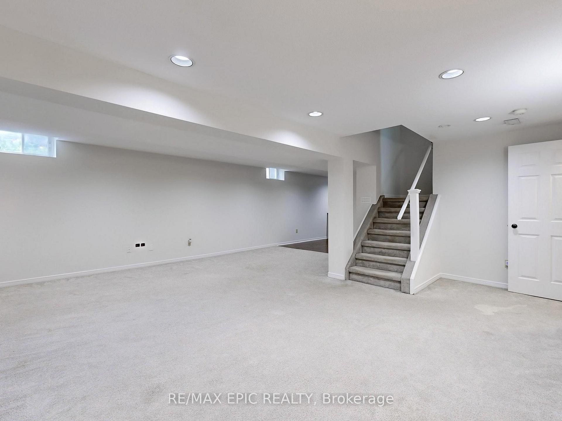 Photo 32 of 10 Corner Stone Crescent, Whitby, Rolling Acres — HOMEH