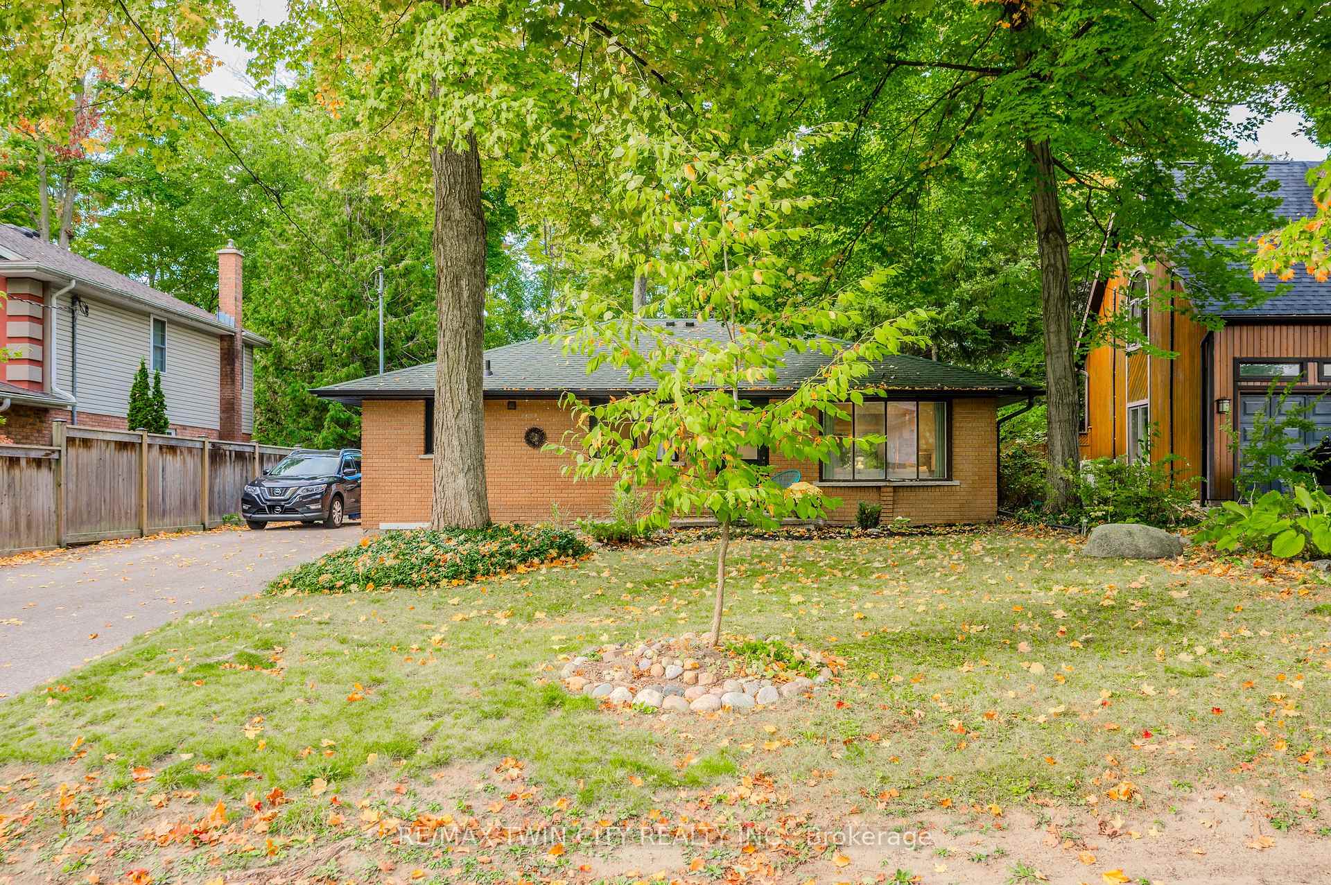 Photo 2 of 23 McDougall Road, Waterloo — HOMEH