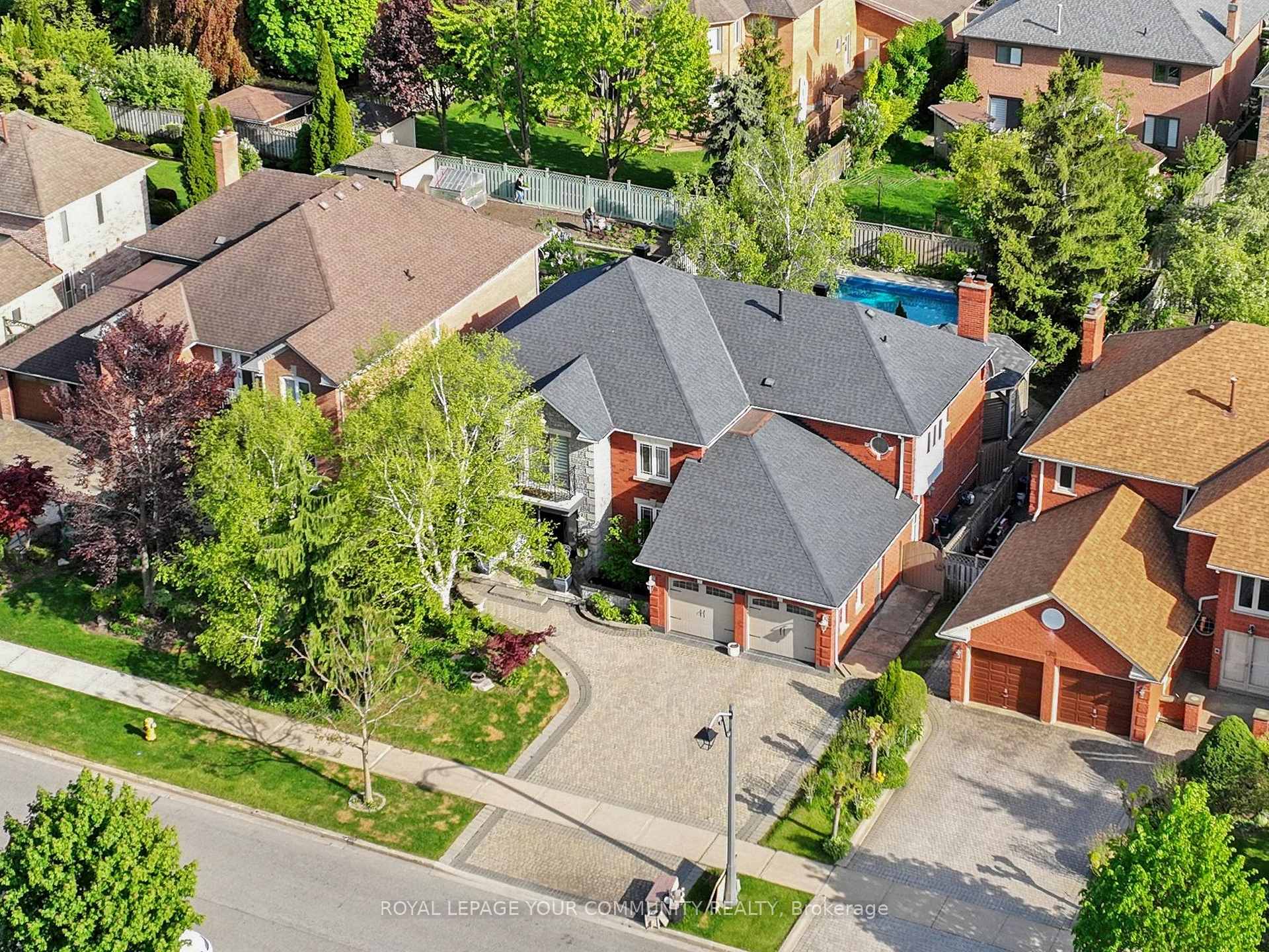 Photo 2 of 123 Kingsnorth Boulevard, Vaughan, East Woodbridge — HOMEH