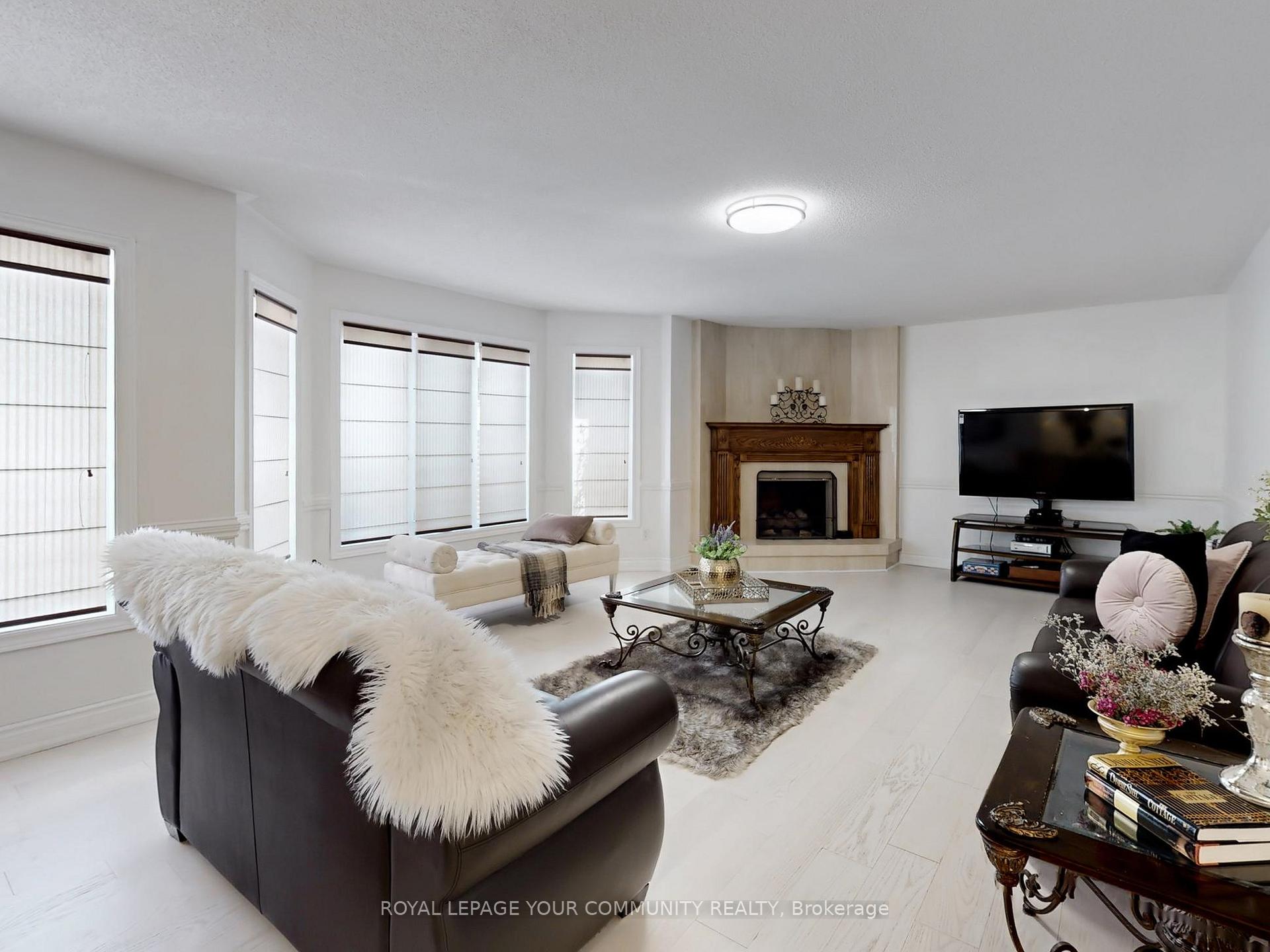Photo 17 of 123 Kingsnorth Boulevard, Vaughan, East Woodbridge — HOMEH