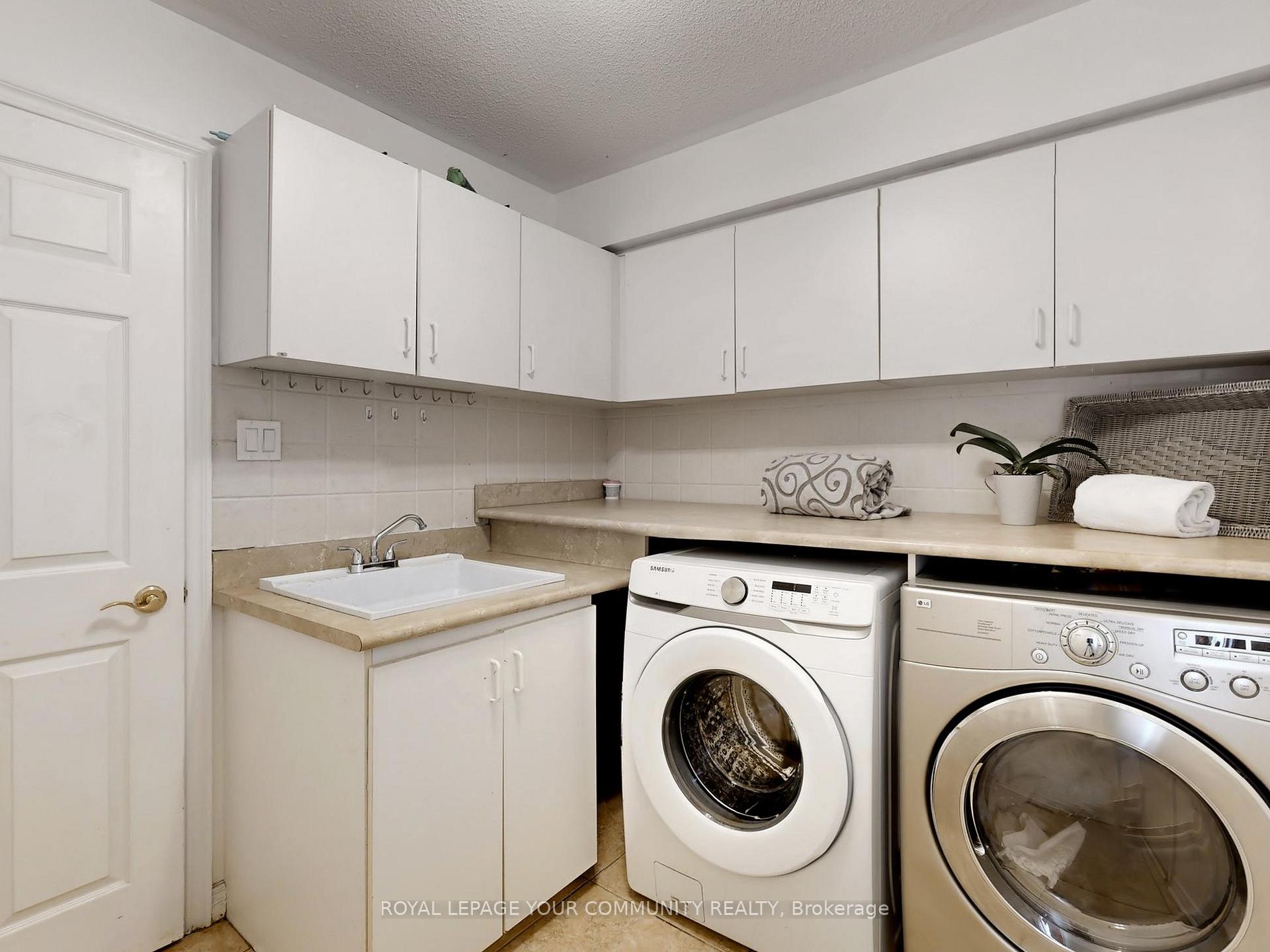 Photo 20 of 123 Kingsnorth Boulevard, Vaughan, East Woodbridge — HOMEH