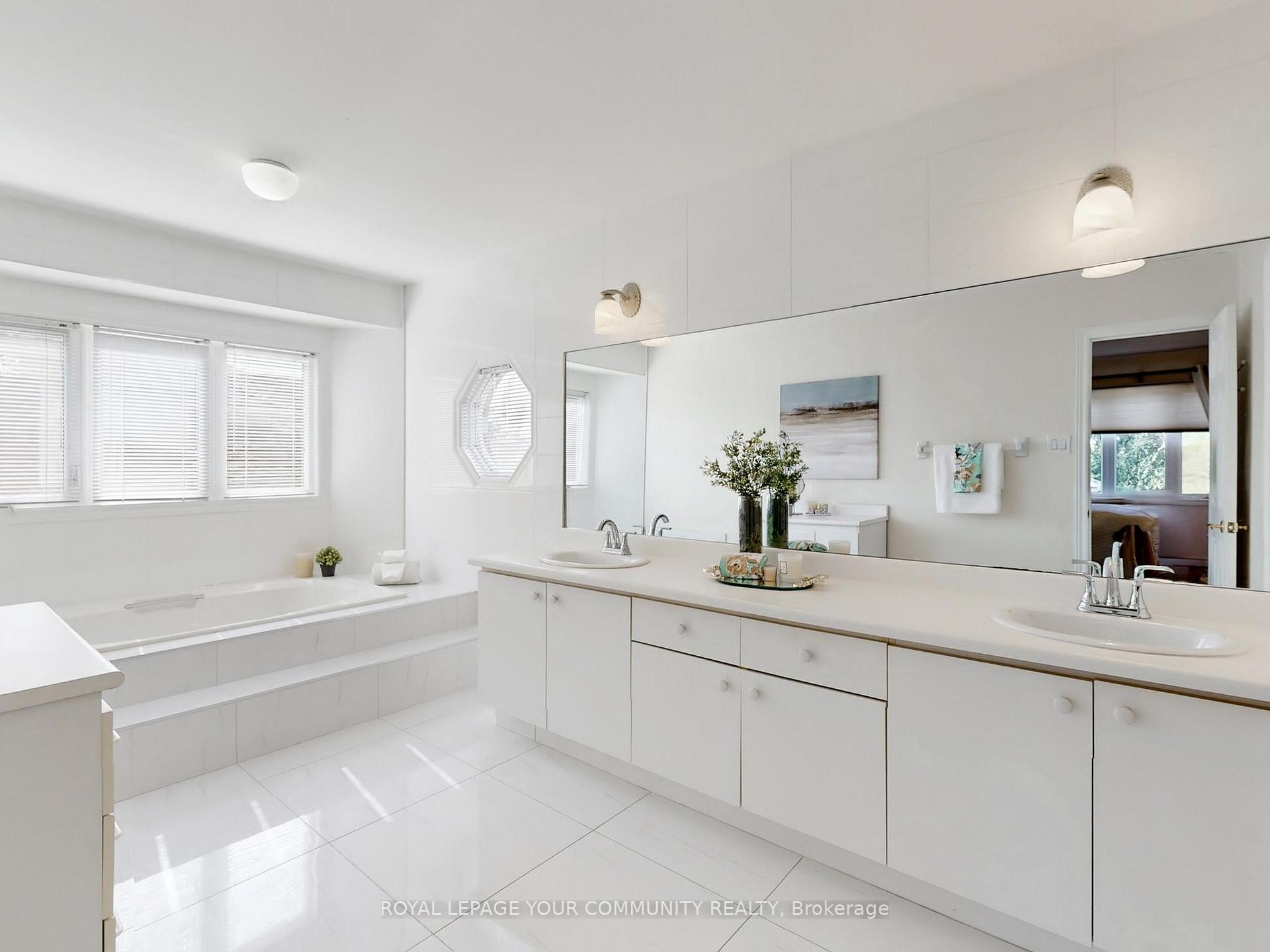 Photo 27 of 123 Kingsnorth Boulevard, Vaughan, East Woodbridge — HOMEH