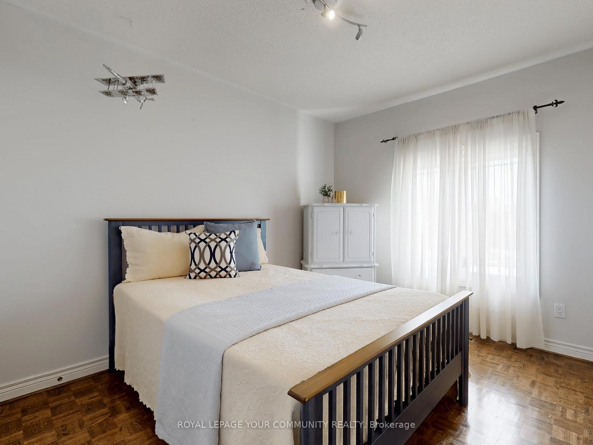 Photo 28 of 123 Kingsnorth Boulevard, Vaughan, East Woodbridge — HOMEH