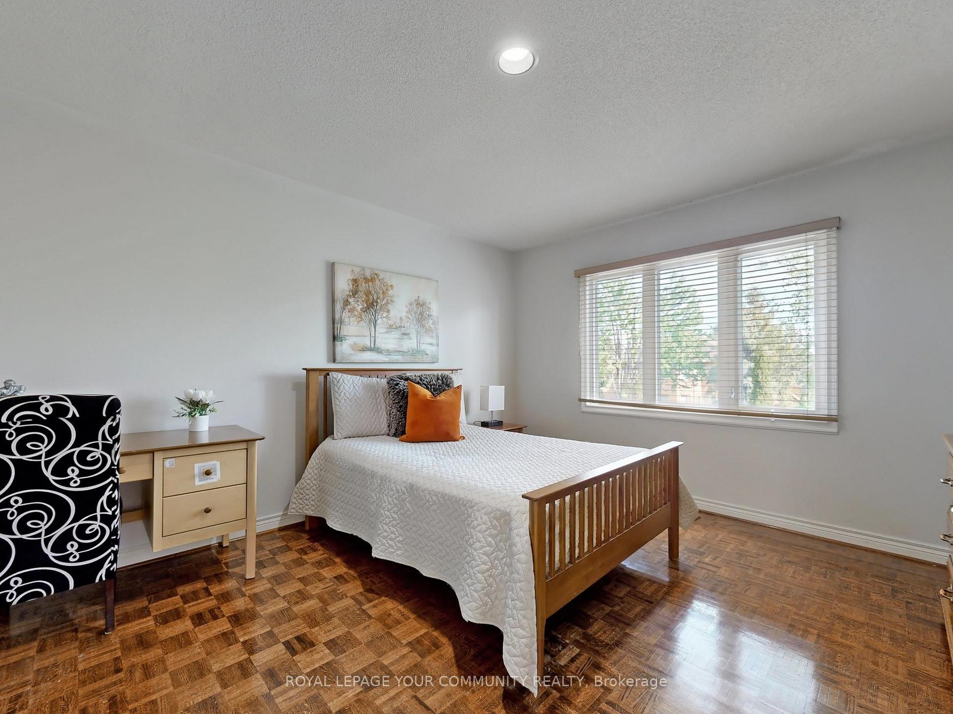 Photo 30 of 123 Kingsnorth Boulevard, Vaughan, East Woodbridge — HOMEH