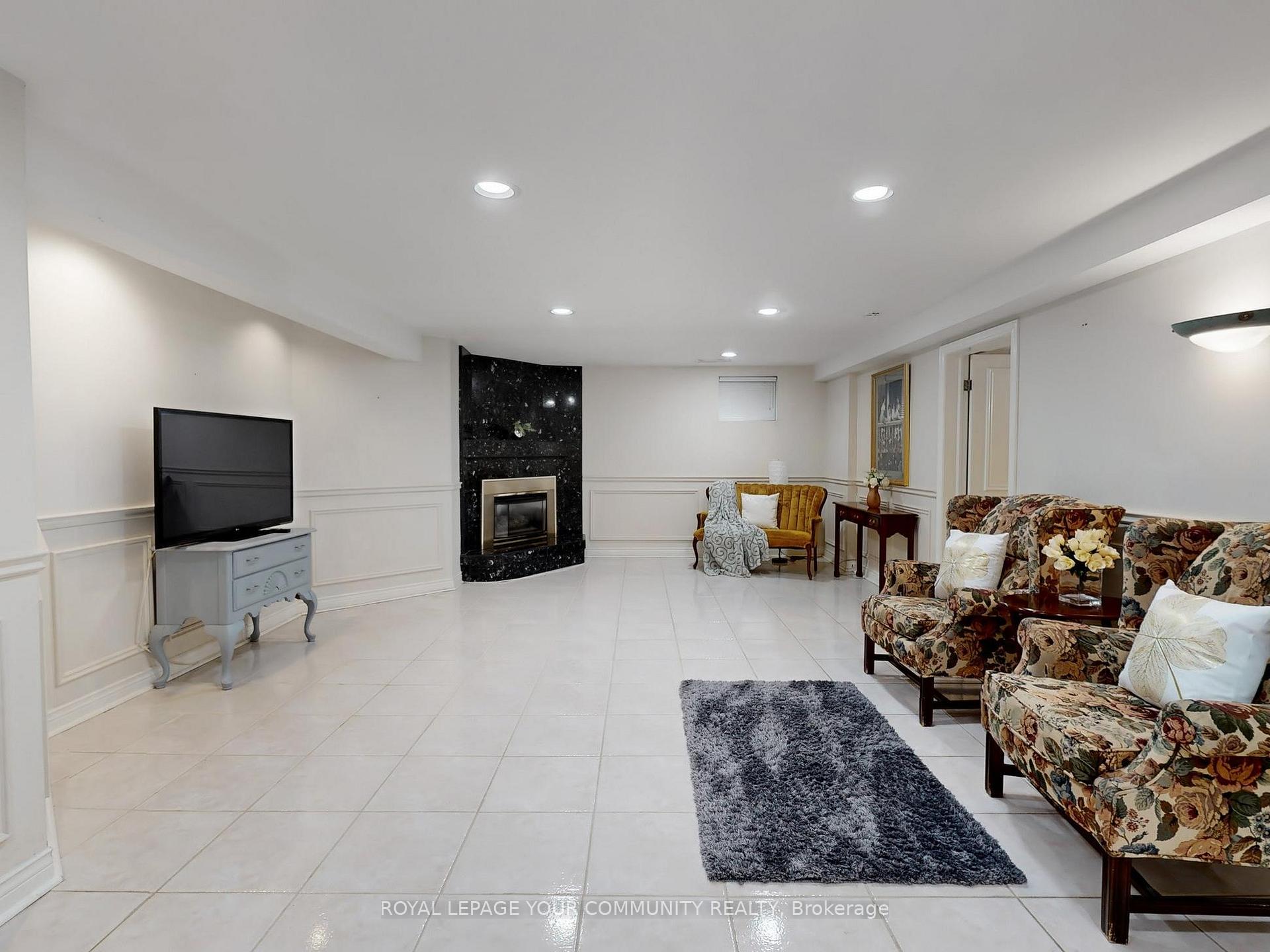 Photo 34 of 123 Kingsnorth Boulevard, Vaughan, East Woodbridge — HOMEH