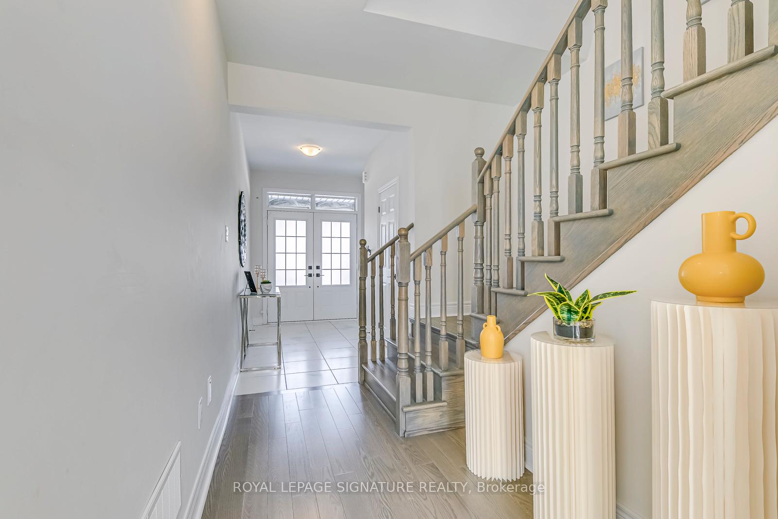 Photo 2 of 103 Jinnah Avenue, Markham, Middlefield — HOMEH