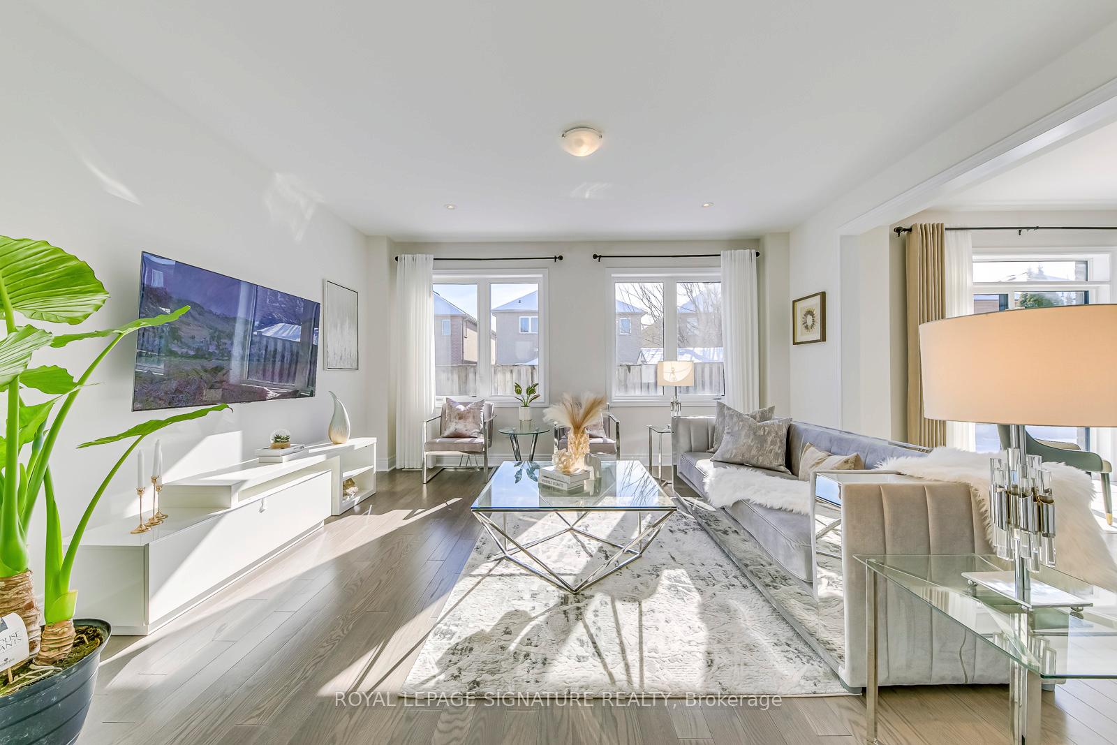 Photo 3 of 103 Jinnah Avenue, Markham, Middlefield — HOMEH