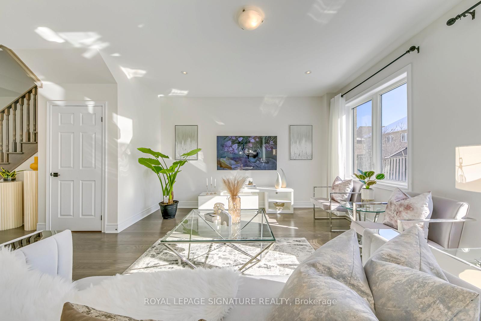 Photo 4 of 103 Jinnah Avenue, Markham, Middlefield — HOMEH