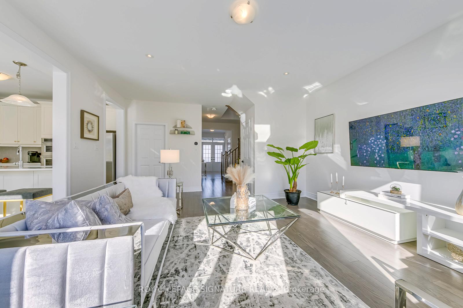 Photo 6 of 103 Jinnah Avenue, Markham, Middlefield — HOMEH
