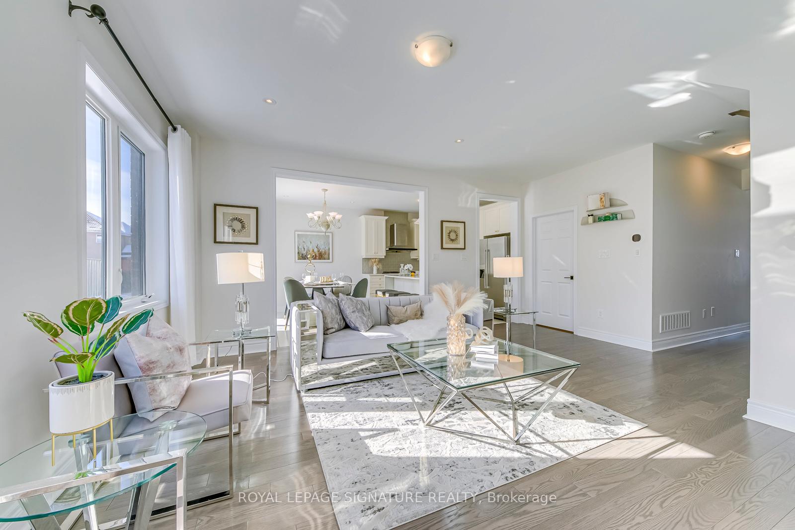 Photo 7 of 103 Jinnah Avenue, Markham, Middlefield — HOMEH