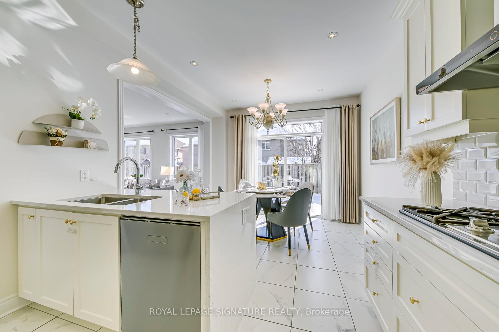 Photo 15 of 103 Jinnah Avenue, Markham, Middlefield — HOMEH