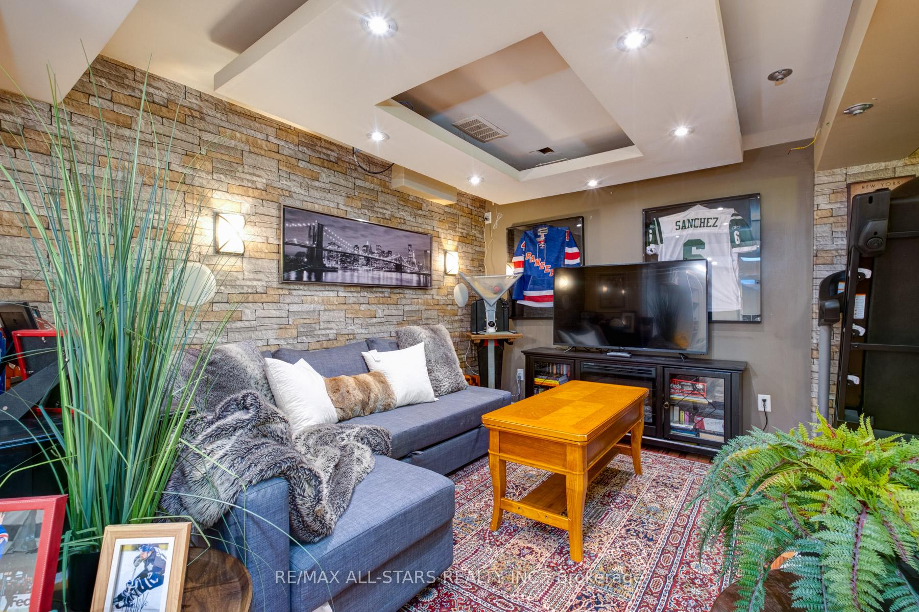 Photo 6 of 94 Bexley Crescent, Whitby, Brooklin — HOMEH