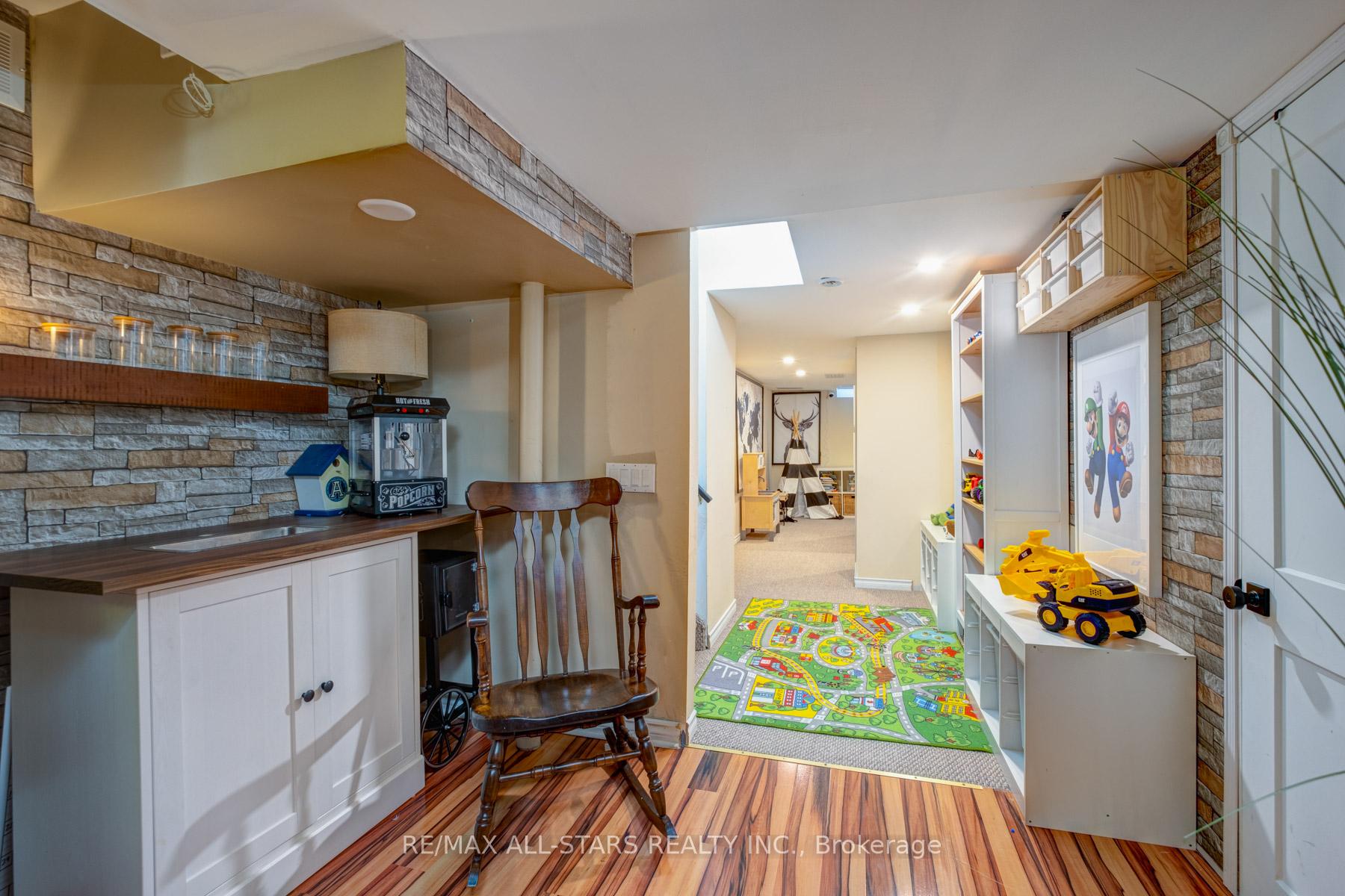 Photo 7 of 94 Bexley Crescent, Whitby, Brooklin — HOMEH