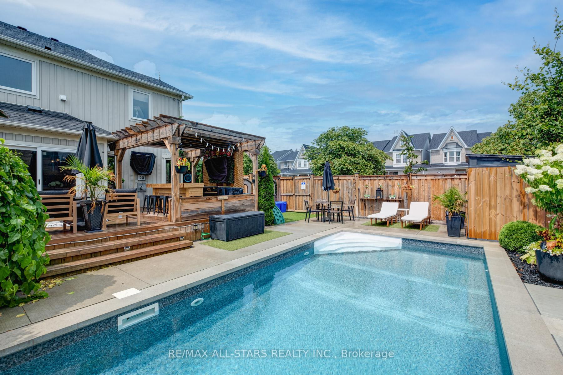 Photo 14 of 94 Bexley Crescent, Whitby, Brooklin — HOMEH
