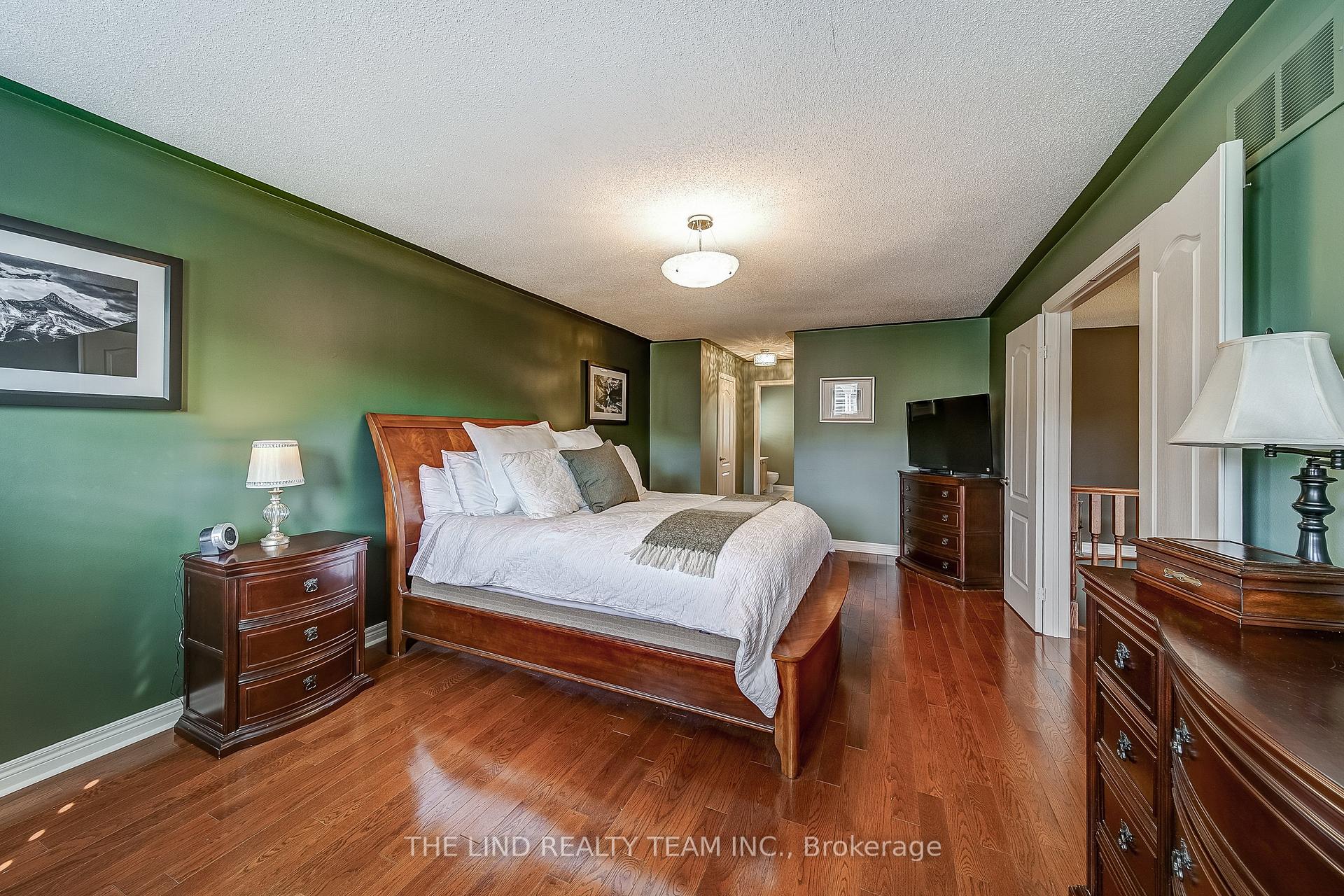 Photo 23 of 276 Willis Drive, Aurora, Aurora Highlands — HOMEH