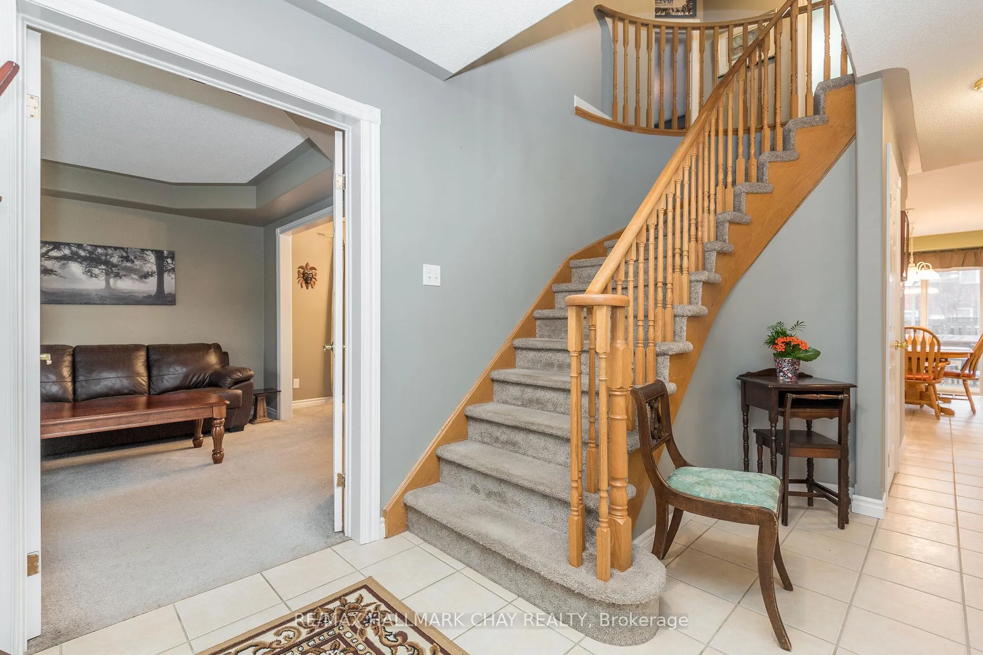 Photo 3 of 188 Pringle Drive, Barrie, Edgehill Drive — HOMEH