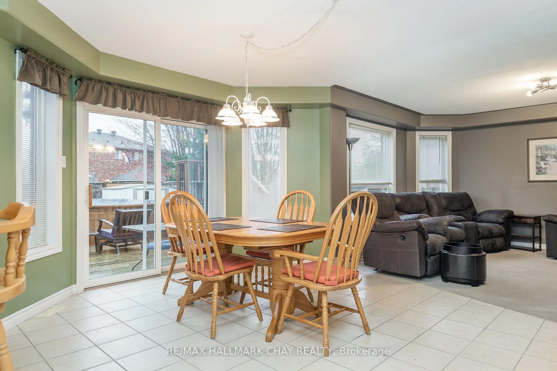 Photo 5 of 188 Pringle Drive, Barrie, Edgehill Drive — HOMEH