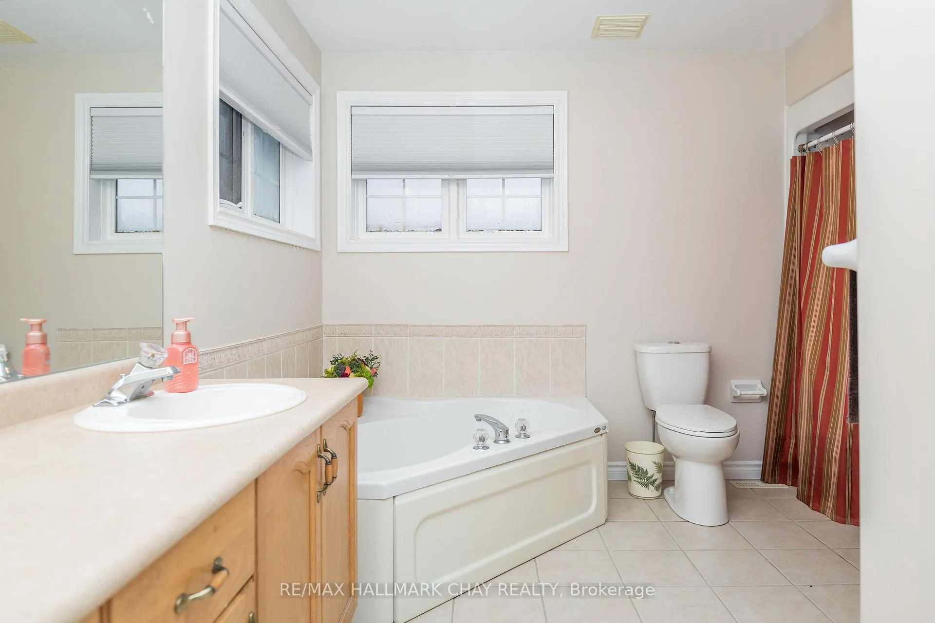 Photo 15 of 188 Pringle Drive, Barrie, Edgehill Drive — HOMEH