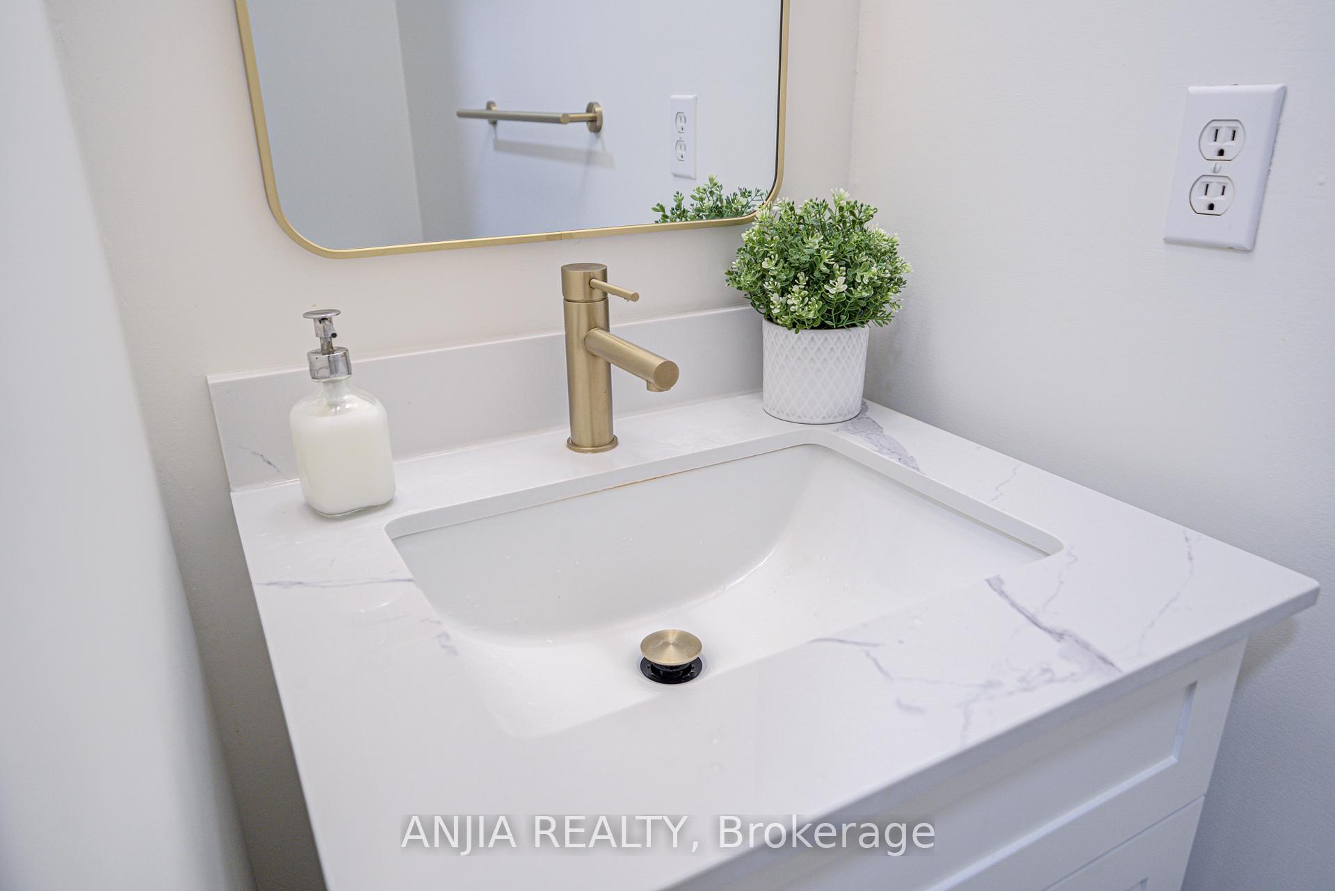 Photo 23 of 220 Hammersly Boulevard, Markham, Wismer — HOMEH