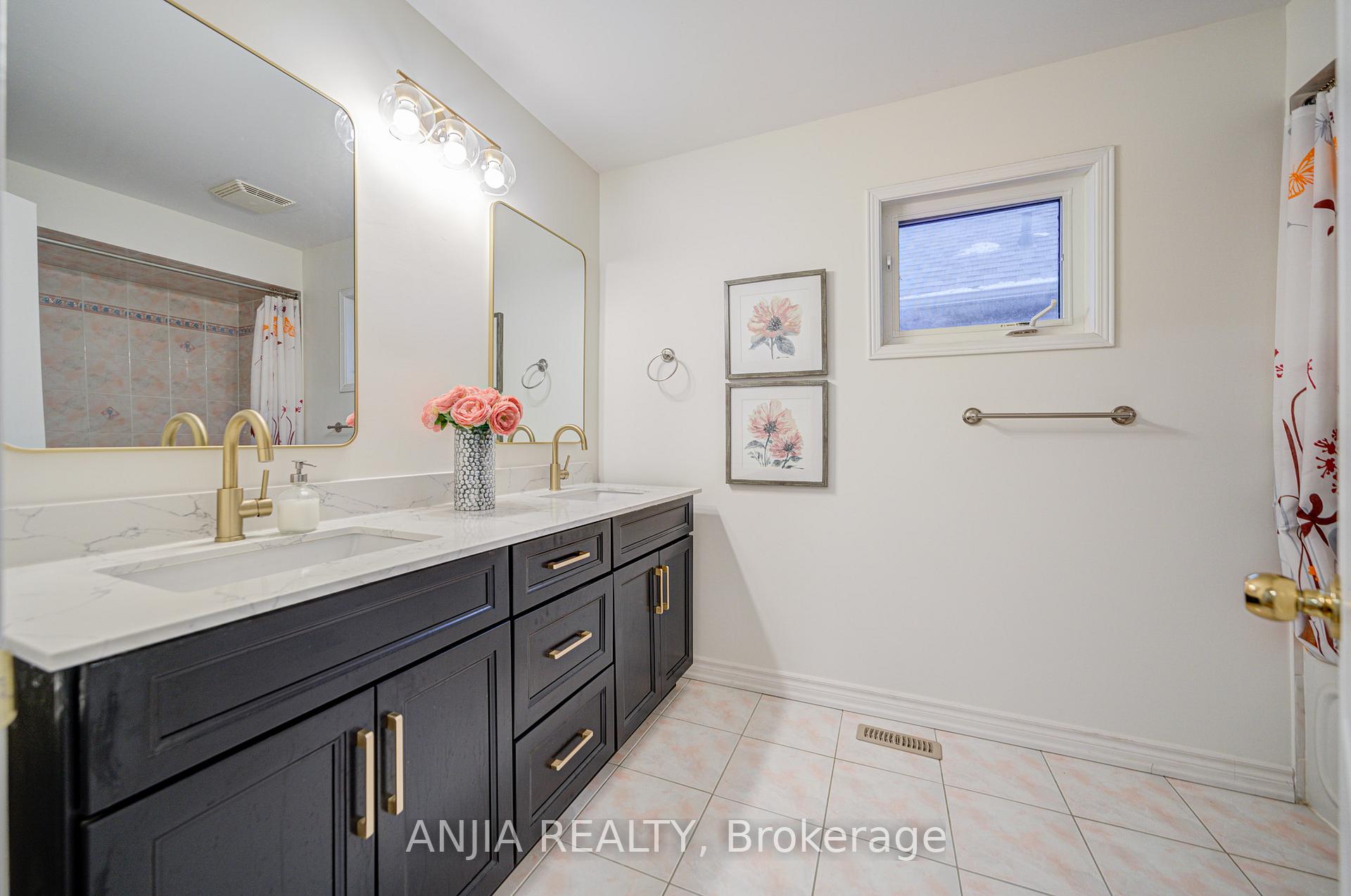 Photo 36 of 220 Hammersly Boulevard, Markham, Wismer — HOMEH