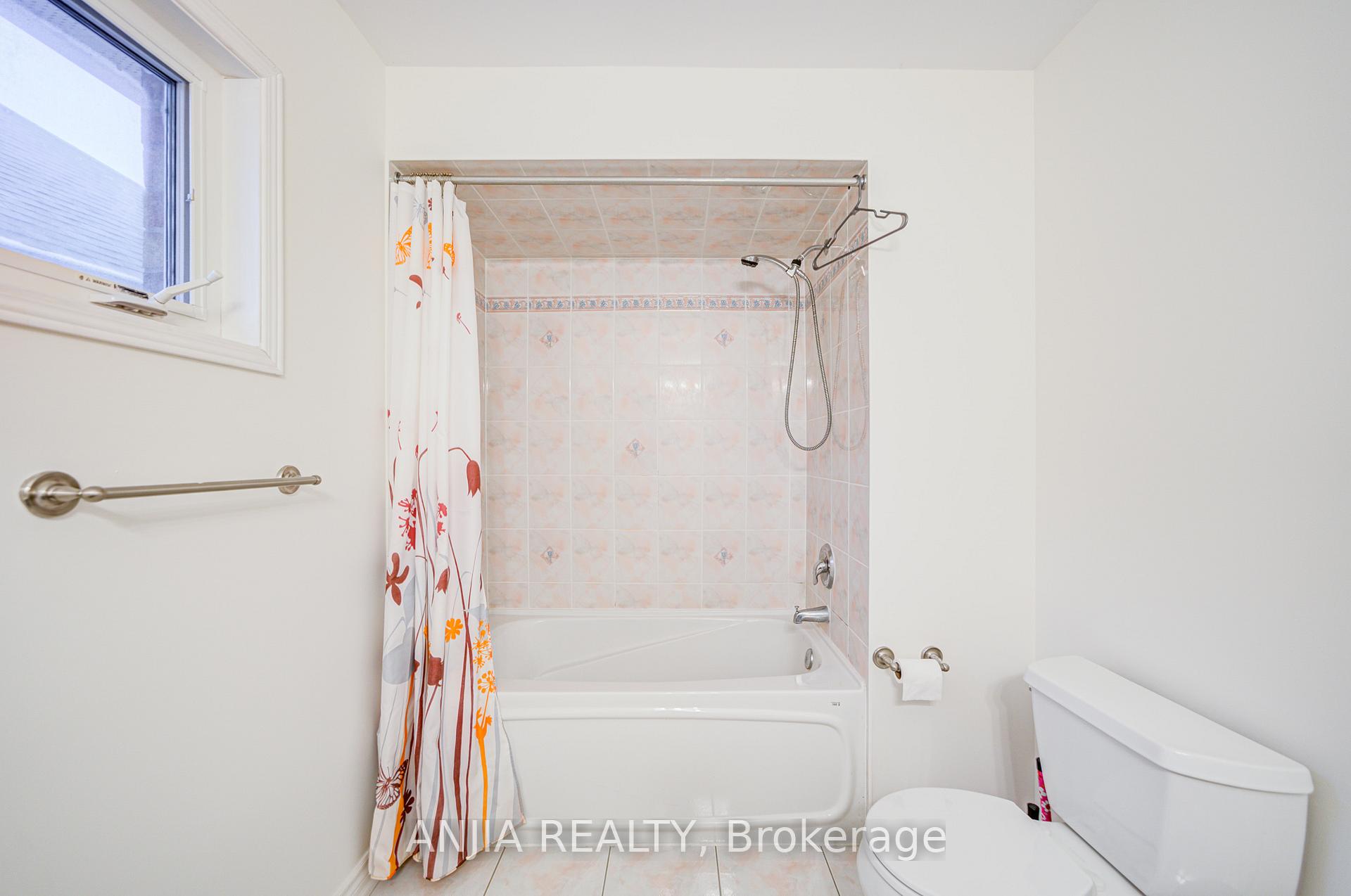 Photo 37 of 220 Hammersly Boulevard, Markham, Wismer — HOMEH
