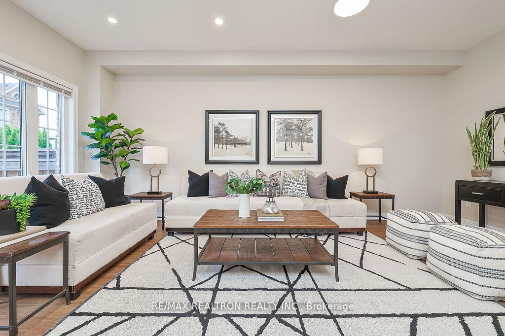 Photo 4 of 138 Southdown Avenue, Vaughan, Patterson — HOMEH