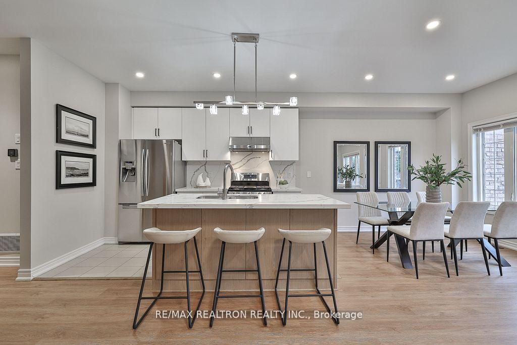 Photo 6 of 138 Southdown Avenue, Vaughan, Patterson — HOMEH