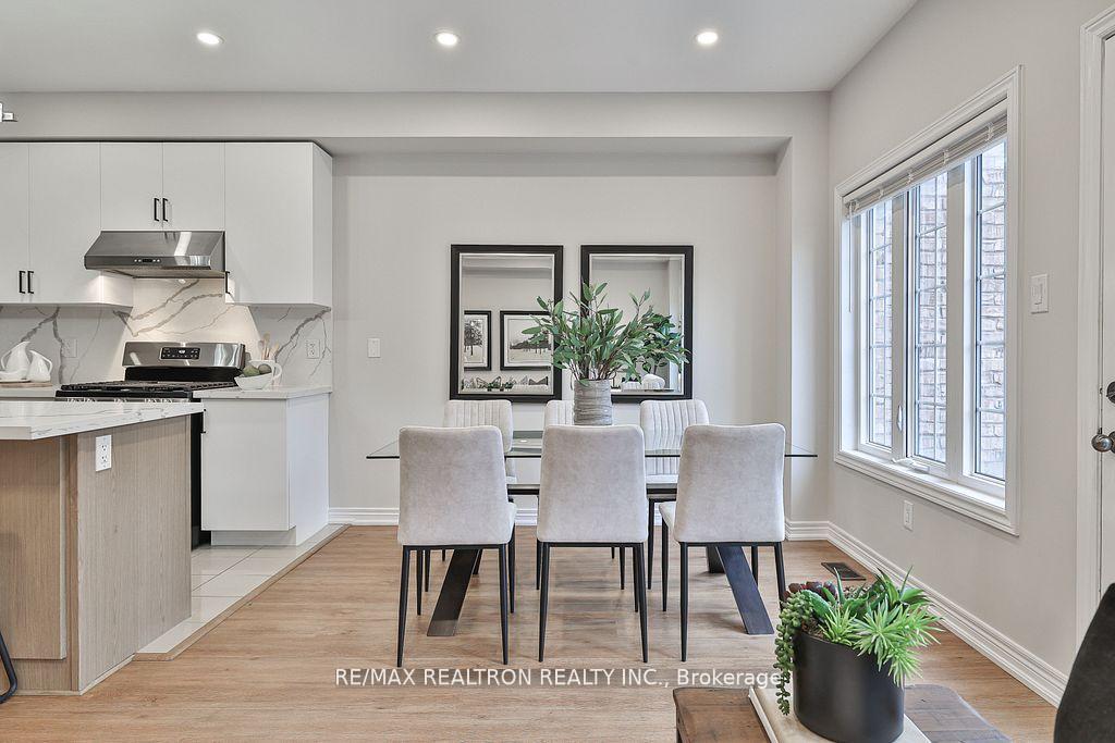 Photo 8 of 138 Southdown Avenue, Vaughan, Patterson — HOMEH