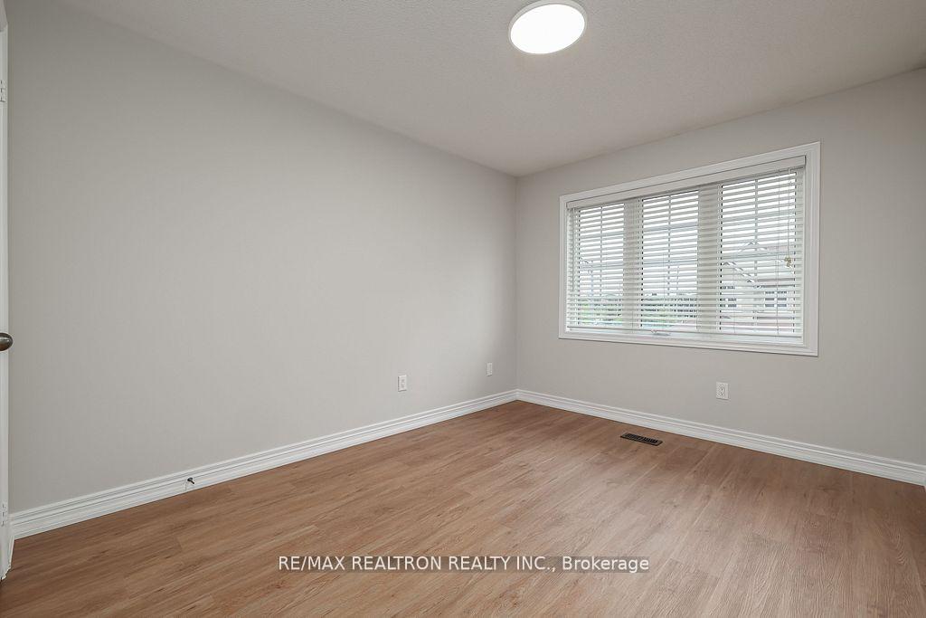 Photo 13 of 138 Southdown Avenue, Vaughan, Patterson — HOMEH