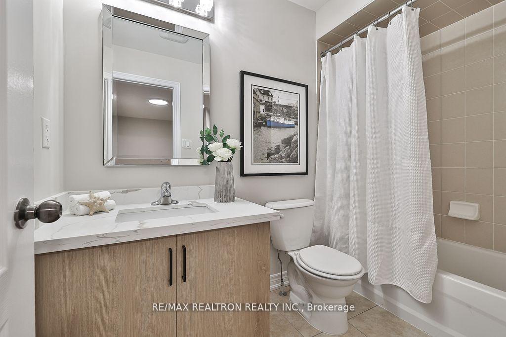 Photo 14 of 138 Southdown Avenue, Vaughan, Patterson — HOMEH