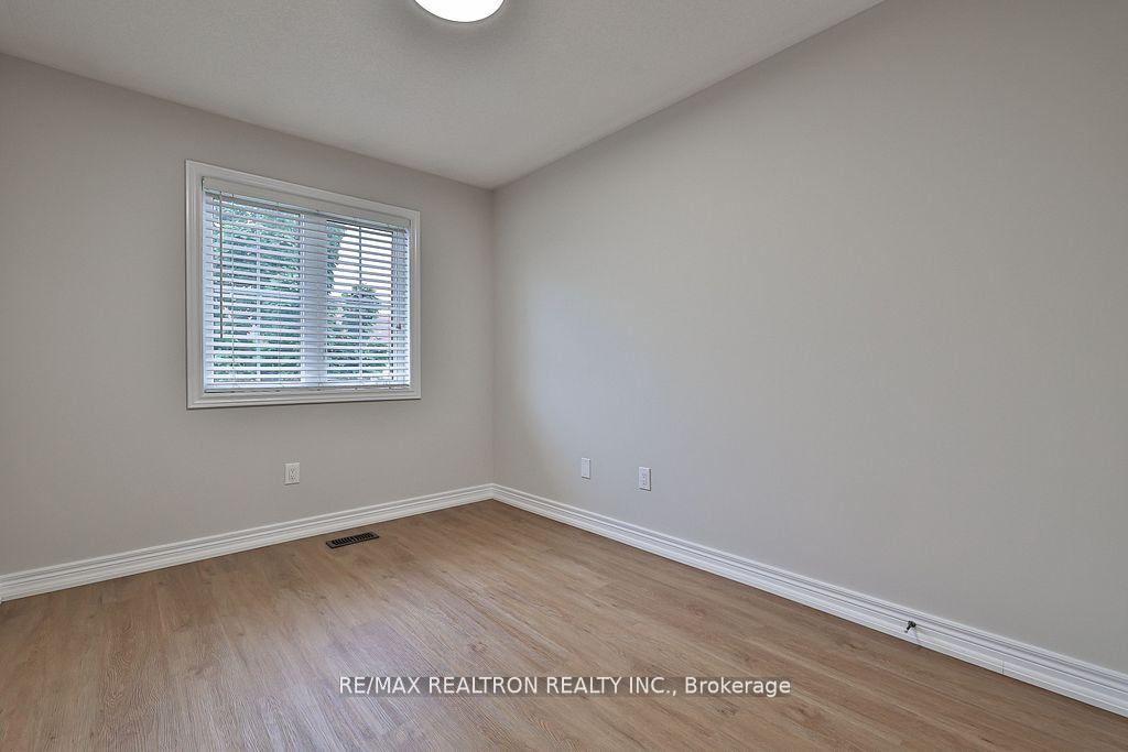 Photo 15 of 138 Southdown Avenue, Vaughan, Patterson — HOMEH