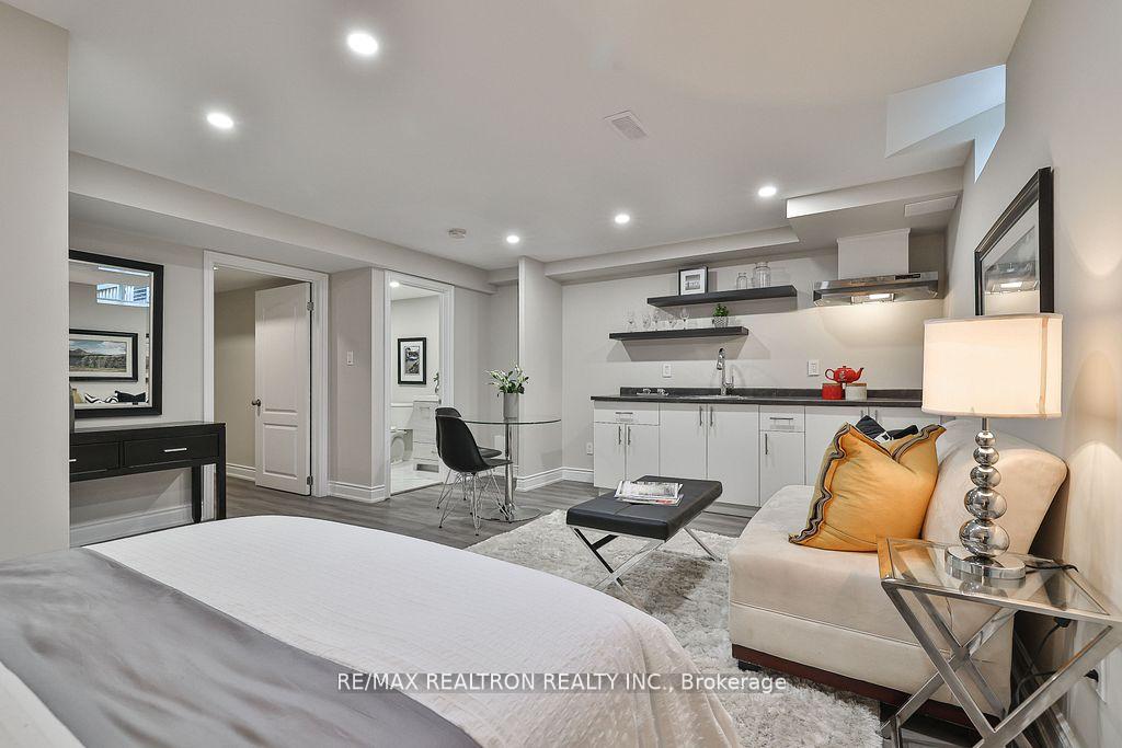 Photo 17 of 138 Southdown Avenue, Vaughan, Patterson — HOMEH