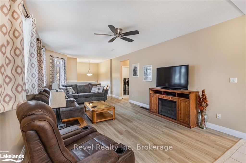 Photo 4 of 174 White Sands Way, Wasaga Beach — HOMEH