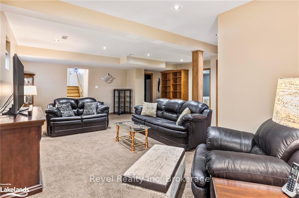 Photo 10 of 174 White Sands Way, Wasaga Beach — HOMEH